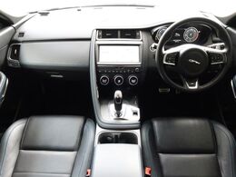 JAGUARの『E-PACE』をご紹介！アダプティブクルーズ、360°カメラ、ハンズフリーパワーテールゲート、シートヒーター、衝突軽減システム、レーンキープアシスト、ブラインドスポット