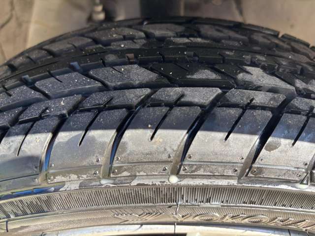 タイヤ新品交換済み