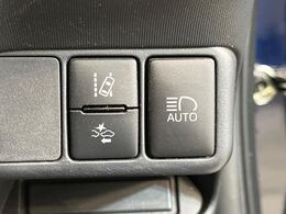 【トヨタセーフティセンス】走行中に前方の車両等を認識し、衝突しそうな時は警報とブレーキで衝突回避と被害軽減をアシスト。より安全にドライブをお楽しみいただけます。