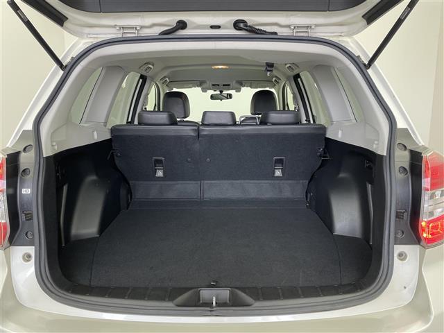 【シートアレンジ】乗せる人数、荷物によってシートをアレンジすれば、ダンボールなどの大きい荷物や、釣り具などの長尺物も載せられそうですね！