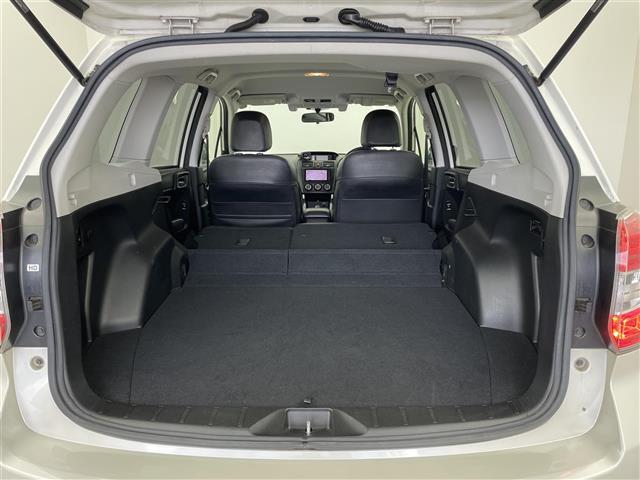 【シートアレンジ】乗せる人数、荷物によってシートをアレンジすれば、ダンボールなどの大きい荷物や、釣り具などの長尺物も載せられそうですね！
