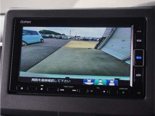 ◆バックカメラ◆リバースにするだけで映ります、後方の安全確認や、狭い駐車場での車庫入れ、雨の日や夜間など視界の悪い時に便利です！安全にバックする為には欠かせない装備です。