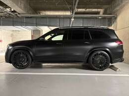 センスよくカスタムされたGLS63、貴重な一台です