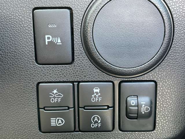 【衝突軽減ブレーキ】 誤操作で万が一、前方の車に衝突しそうになった際に自動で作動し衝突の被害を軽減します！ 』