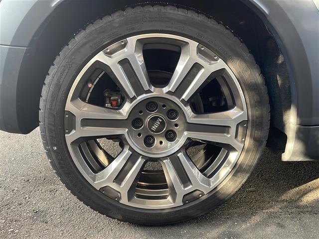 各社任意保険の取扱もございます。万が一の等級ダウン事故が発生した場合にも契約時に定めた保険料が変わらない3年長期契約も取り扱います。お客様のご要望応じてお見積もりも致します！