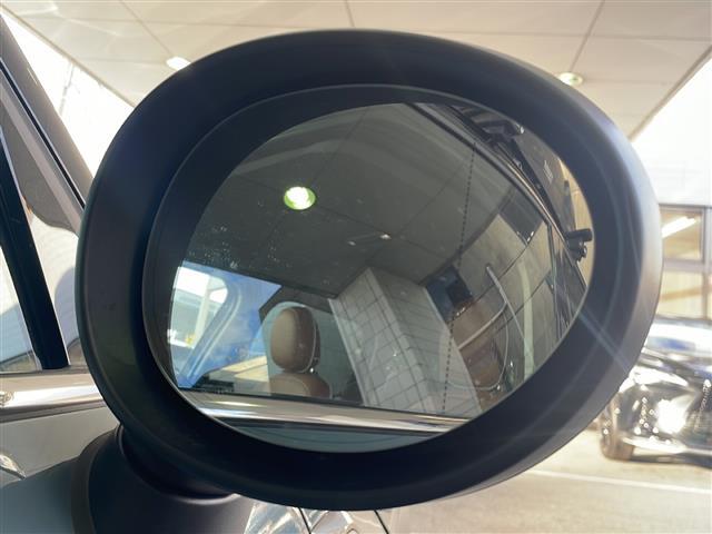 当店のモットーは「全員接客」です。アットホームなお店ですのでどのスタッフにもお気軽にご相談下さい。もちろん、ご成約に関わらず、全てのお客様に満足して頂けるよう当店スタッフ一同努めます。