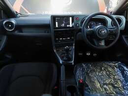 モータースポーツ視点から開発されたコックピット。TOYOTA匠技術者とプロドライバーが共に作り上げた操作性と視認性への追求。あくまでもドライバーによる、ドライバーのための、特別なコックピットに進化しました。