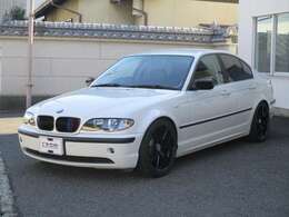 ハイラインパッケージ　本革シート　ビルシュタイン車高調　部品交換多数　詳しくは当店スタッフまでお気軽にお問い合わせ下さい。