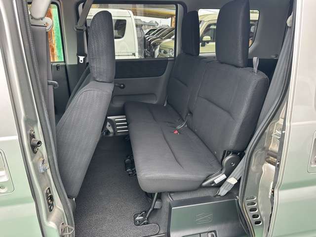 ★5年間新車保障★初度登録から5年間の新車保証が含まれています。長期間、安心してお乗り頂けます！保障費用は支払総額に含まれています！遠方のお客様は保証継承後、お近くのディーラーにて保証が受けられます！