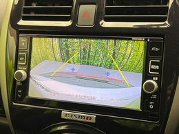 【バックカメラ】駐車時に後方がリアルタイム映像で確認できます。大型商業施設や立体駐車場での駐車時や、夜間のバック時に大活躍！運転スキルに関わらず、今や必須となった装備のひとつです！