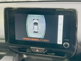 【パノラミックビューモニター】専用のカメラにより、上から見下ろしたような視点で360度クルマの周囲を確認することができます☆死角部分も確認しやすく、狭い場所での切り返しや駐車もスムーズに行えます。