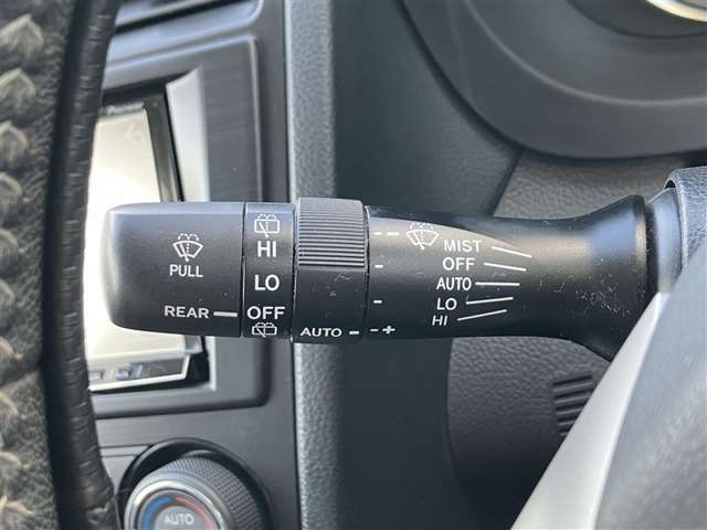 リヤワイパー付いています。