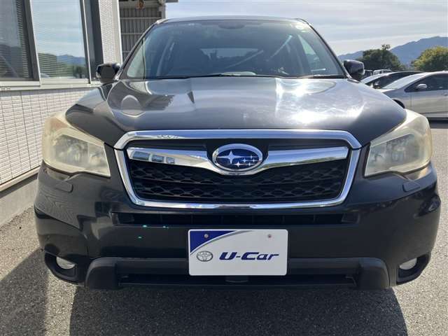 ハロゲンランプよりも明るいHIDライトを装備しています。