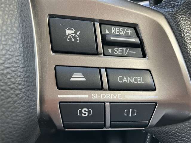 ステアリングスイッチ右部分です。