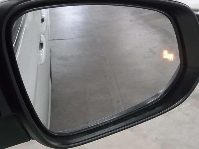 当社の展示車は全車両に”社団法人自動車公正取引協議会”の車両状態説明書を掲示しております。修復歴の有無は勿論、ドア等の外板の交換歴の有無までも表示☆口頭説明では無く書面にてお渡ししております♪