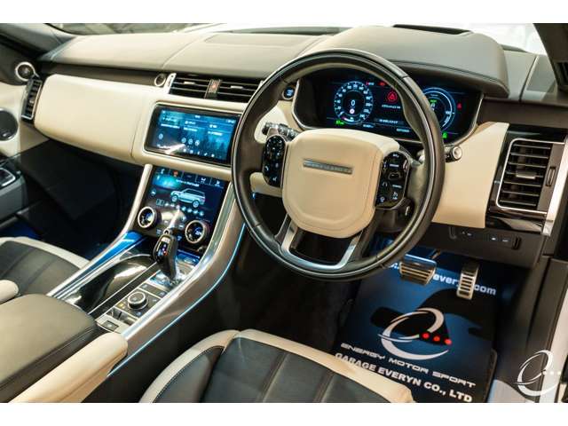 ・フットペダル（ブライトメタル）　・ステアリングヒーター付