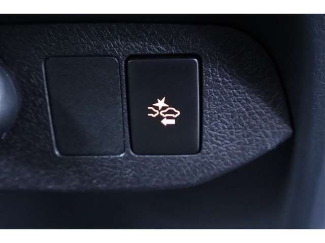 プリクラッシュセーフティのスイッチが配置されています