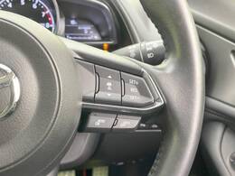 【マツダ・レーダークルーズコントロール】高速道路での長距離走行が楽に！自動で速度を保つクルーズコントロールが、衝突軽減システムと連携し、前方の車両を感知して車間を保つように速度調節してくれます！！