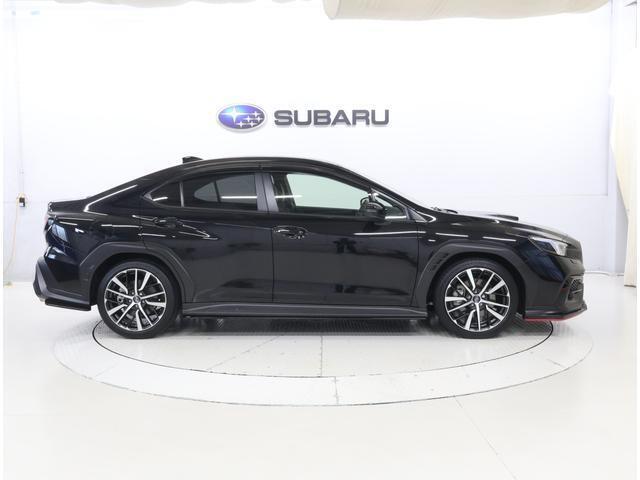 ■スバルならではのスタイリッシュなワゴンスタイル。街で走っていてもスポーツカーのようにカッコイイですよ。