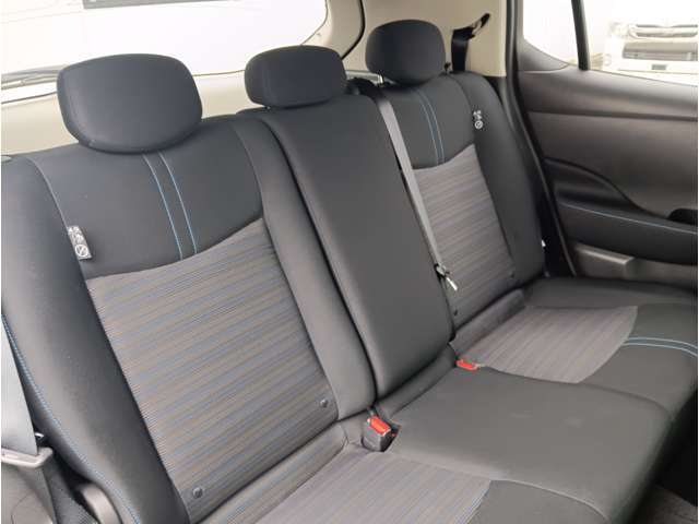 高速道路にて試乗走行を行い、THIRTY規定をクリアした車両のみの展示を徹底しています。