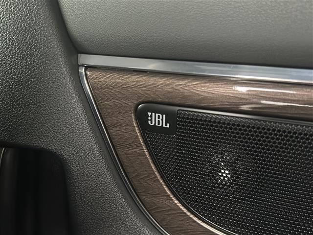 【JBL（プレミアムサウンド）】トヨタでお出かけの際には、ぜひ素敵な音楽体験を！ありふれた一日にも特別な体験を！ドライブの時間を上質な音楽でお楽しみいただけるサウンドシステムが搭載されています♪