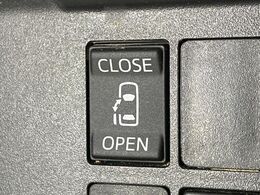 【パワースライドドア】スマートキーや運転席のスイッチでスライドドアの開閉が可能♪電動だから力を入れてドアを開ける必要が無く、小さいお子様でも、重い荷物を持っている時もラクに開け閉めできます♪