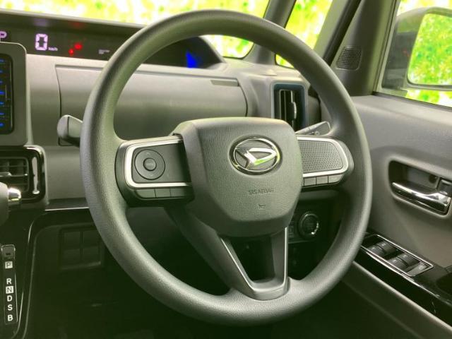 WECARSの展示場では実際に見て、触ってお車をお選びいただけます！知識の豊富な営業スタッフが様々なカーライフをご提案いたします！