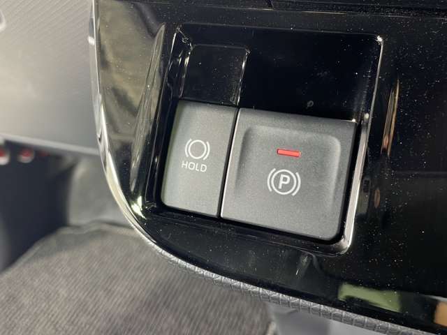 【運転席操作部】『運転席周辺の装備』の画像になります。快適なドライブを楽しむための機能が装備されています！運転席から触れるので使いやすいです！
