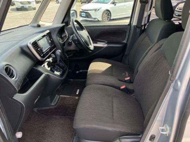 WECARSでは各商談席に大型モニターをご用意しております！見やすい大画面でゆったりと全国の在庫をご覧いただけます！是非ご来店お待ちしております！