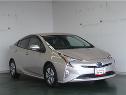 大きすぎず、小さすぎず、運転もしやすくシートアレンジも多彩で、どの世代の方にも気に入っていただけるお車です♪
