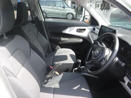 前席全景画像。