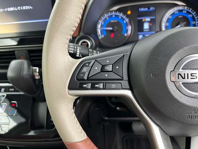 【運転席操作部】快適なドライブを楽しむための機能が装備されています！運転席から触れるので、使いやすいです！除菌プランいれていただくと、さらに清潔で安心していただけます！