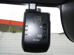 今は、自分を守るのは自分の時代です！ドライブレコーダーは必需品ですね！使うことの無い事が良いのですが・・・