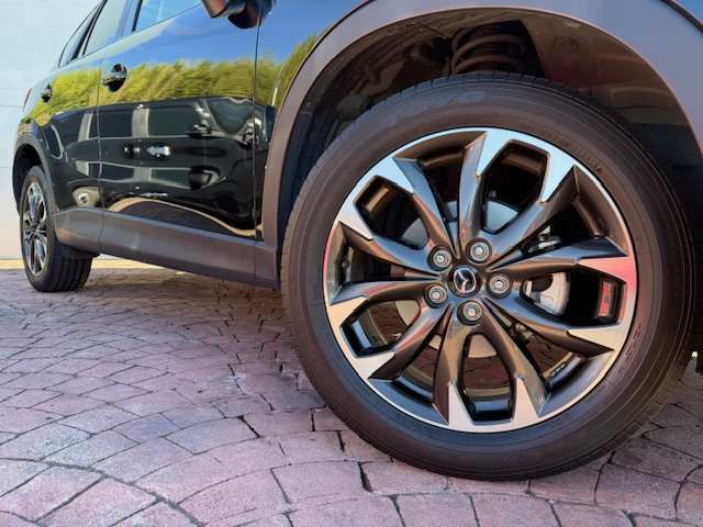 【タイヤについて】アルミホイールや、新品タイヤ、スタッドレスタイヤご相談承ります。