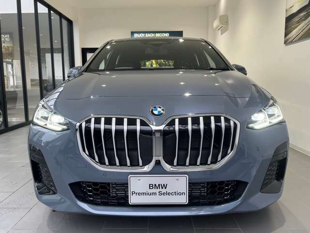 【展示場について】九州エリア最大級の展示場常時30台以上のBMWを展示しております。入庫する予定車両やNET掲載が間に合っていない車両も御座いますので是非一度お問い合わせ下さい。