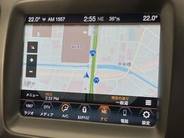 ●純正ナビ:一体感のあるナビは、高級感ある車内を演出してくれます。オーディオ機能も充実しておりますので、運転もより楽しめます♪