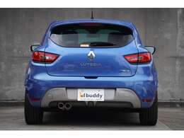 4気筒ターボ　RSドライブ　6速EDC　パドルシフト　専用AW　専用シート　リアスポイラー　LEDデイライト　パークセンサー　ナビ　DTV　Bluetoothオーディオ　禁煙車　スペアキー