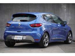 4気筒ターボ　RSドライブ　6速EDC　パドルシフト　専用AW　専用シート　リアスポイラー　LEDデイライト　パークセンサー　ナビ　DTV　Bluetoothオーディオ　禁煙車　スペアキー