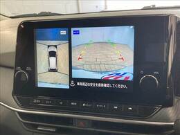 【アラウンドビューモニター】を装備しております。全周囲カメラで危険察知。狭い駐車場でも安心して駐車できますね。