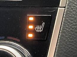 【シートヒーター】冬場にうれしいシートヒーターを装備。シート自体が温まりますので、冬場のドライブをよりお楽しみいただけますよ。