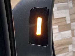 【ブラインドスポットモニター（BSM）】車線変更時に車両後方から来る車両を検知し安全をサポートする装置です。