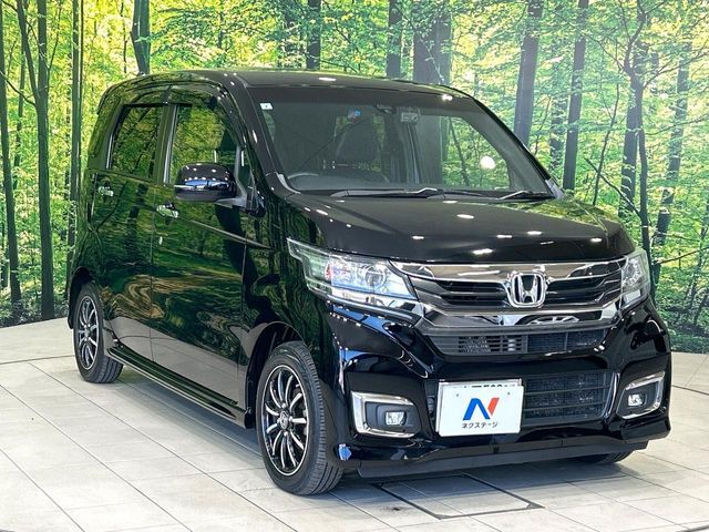 高透明度のガラス皮膜で撥水はもちろん、上質なツヤ・光沢を実現。紫外線や酸性雨から大切な愛車を保護し、色あせ・劣化を防止。「弾スプラッシュコート」、「弾プリミッサコート」からお選びいただけます。