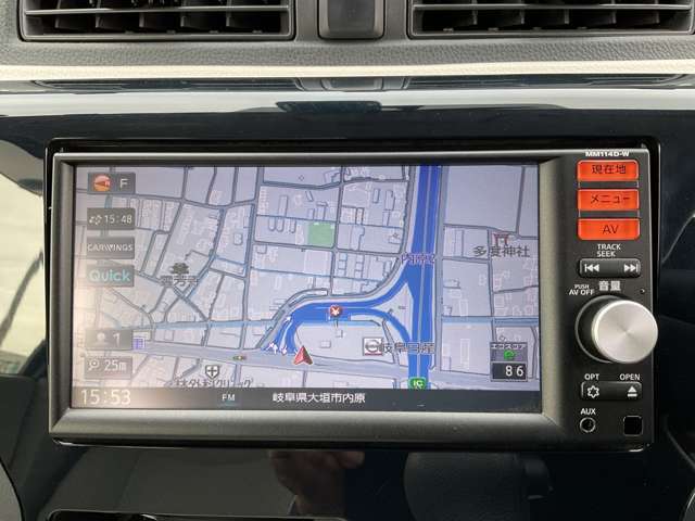 日産純正メモリーナビ（MM114D-W）装備、リアル地図表示などナビ機能が向上、USB接続・SDオーディオ再生やフルセグ地デジTVも見れます。