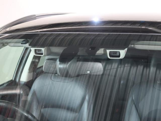 スバルと言えば水平対向エンジン。車体の低い位置に搭載されているので、万一の衝突時には、エンジンルームの下へ潜り込み、室内の乗員の被害軽減に貢献致します。