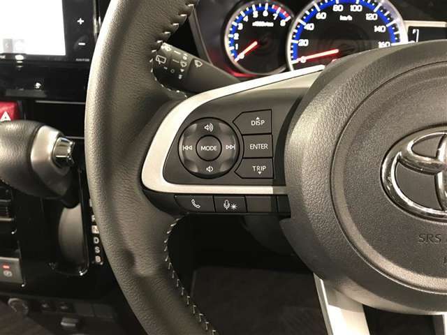 ステアリングスイッチでラクラク操作可能