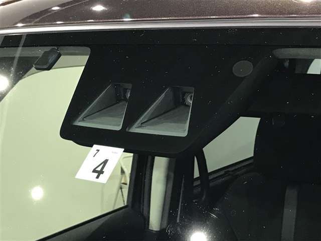 【衝突被害軽減ブレーキ】前方の車両や横断する歩行者などを検知した時、衝突回避や被害軽減をサポートします！！