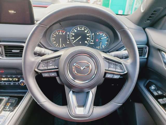 当店はお客様に安心してご購入頂けますよう、仕入れ時の査定後、更にカーセンサー認定を受けています。専門機関が公平な立場で車両を検査し気づきにくい小さなキズまでチェックし車両品質評価書が発行されます。