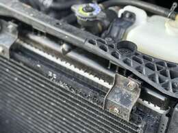 こちらのお車では、ラジエター本体も新品に交換済みとなります。当店では通常別途プランにて5万円ほどするオプション。こちらがすでに実施済みなのは、お客様にとっても嬉しいポイント。その他整備も多数。