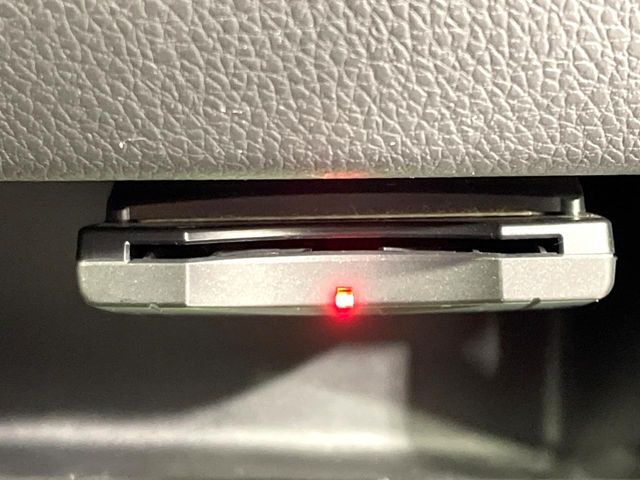 【ETC】高速道路の料金所をストレスなく通過！話題のスポットやサービスエリアに多い「スマートIC」利用時は必須のアイテムです。当店でセットアップを実施、ご納車当日からすぐにご利用いただけます！