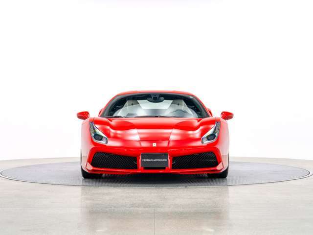 ボディカラーはRosso Corsa
